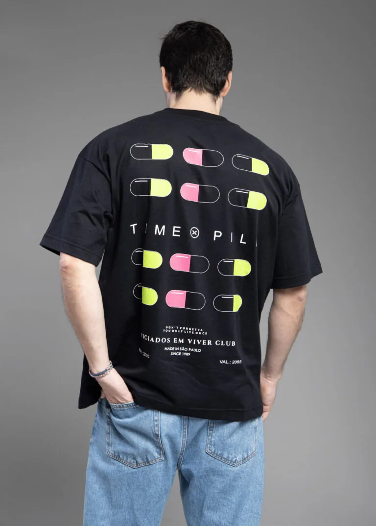 Camiseta Oversized Time Pill